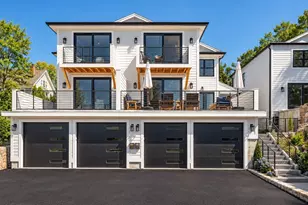 13 Hammond St, Gloucester, MA 01930 - Photo 3