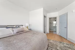 34 Oak St, Boston, MA 02136 - Photo 13