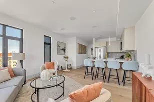 34 Oak St, Boston, MA 02136 - Photo 5