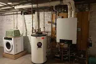 13 Center St, Holyoke, MA 01040 - Photo 33