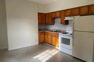 13 Center St, Holyoke, MA 01040 - Photo 13