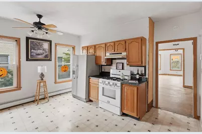 7 Preston St, Worcester, MA 01610 - Photo 3