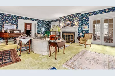 2 Military Rd, Worcester, MA 01609 - Photo 9
