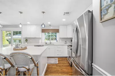 136 Maplewood Rd, Lynn, MA 01904 - Photo 9
