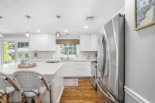 136 Maplewood Rd, Lynn, MA 01904 - Photo 9