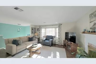 136 Maplewood Rd, Lynn, MA 01904 - Photo 5