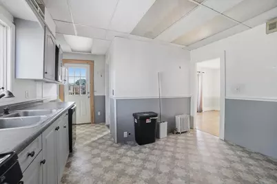 36 Putnam Ave, Lowell, MA 01851 - Photo 13