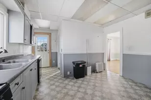 36 Putnam Ave, Lowell, MA 01851 - Photo 13