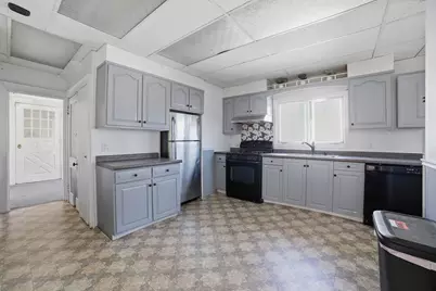 36 Putnam Ave, Lowell, MA 01851 - Photo 11