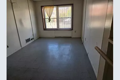 774 Dutton St, Lowell, MA 01854 - Photo 13
