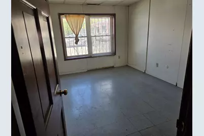 774 Dutton St, Lowell, MA 01854 - Photo 9