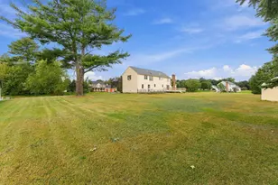 27 Charles Ave, Uxbridge, MA 01569 - Photo 3