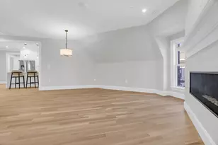 1396 Beacon St, Brookline, MA 02446 - Photo 5