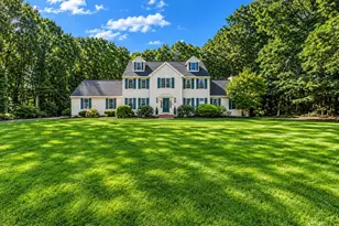 4 Dorset Dr, Walpole, MA 02032 - Photo 1