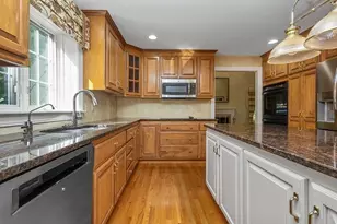 4 Dorset Dr, Walpole, MA 02032 - Photo 9