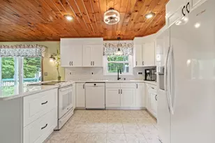 6 Tracey St, Acushnet, MA 02743 - Photo 7