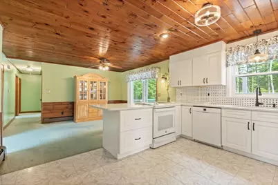 6 Tracey St, Acushnet, MA 02743 - Photo 5
