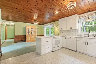 6 Tracey St, Acushnet, MA 02743 - Photo 5