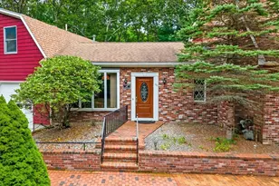 331 Mountain St, Sharon, MA 02067 - Photo 3