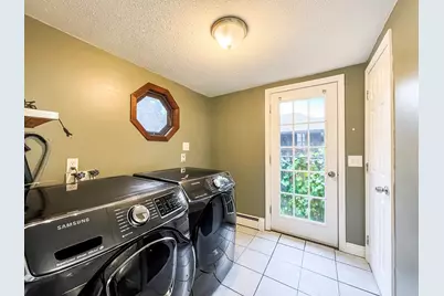 28 Wells Ave, Chicopee, MA 01020 - Photo 9