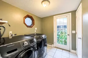 28 Wells Ave, Chicopee, MA 01020 - Photo 9