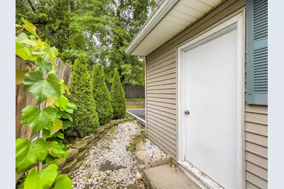 28 Wells Ave, Chicopee, MA 01020 - Photo 19