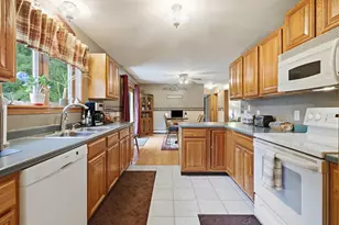 7 Thompson St, Palmer, MA 01069 - Photo 19