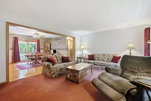 7 Thompson St, Palmer, MA 01069 - Photo 11
