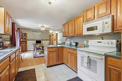 7 Thompson Street, Palmer, MA 01069 - Photo 15