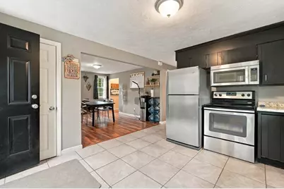 19 Louise Ln, Falmouth, MA 02540 - Photo 9