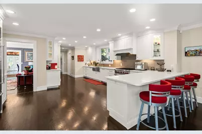 393 Commonwealth, Newton, MA 02467 - Photo 11