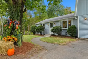 48 Sunset Dr, Northbridge, MA 01588 - Photo 3