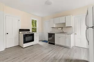 286 Albion St, Wakefield, MA 01880 - Photo 9