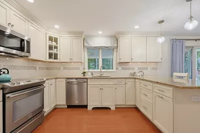 45 Surrey Dr, Mansfield, MA 02048 - Photo 7