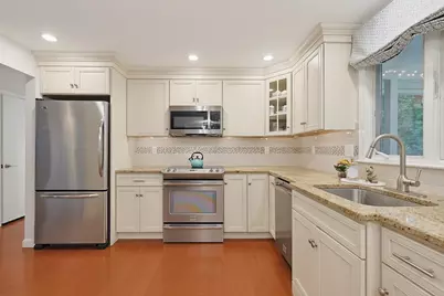 45 Surrey Dr, Mansfield, MA 02048 - Photo 9