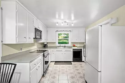454 Eliot St, Milton, MA 02186 - Photo 9