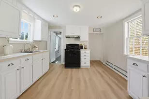 32 Church St, Sandwich, MA 02563 - Photo 11