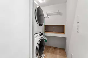 21 Wormwood St, Boston, MA 02210 - Photo 15