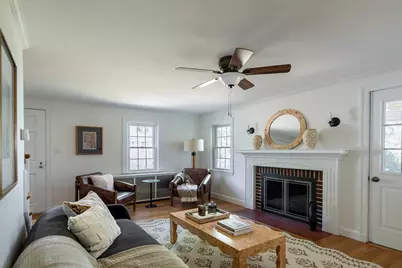 7 Pilgrim Rd, Reading, MA 01867 - Photo 3