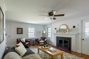 7 Pilgrim Rd, Reading, MA 01867 - Photo 3
