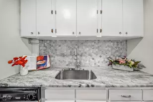 26 Spring Garden St, Boston, MA 02125 - Photo 17
