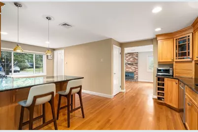 7 Cape Cod Ln, Canton, MA 02021 - Photo 5