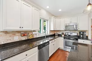 19 Brookmeadow Ln, Grafton, MA 01560 - Photo 5