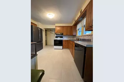 23 Keefe Avenue, Holyoke, MA 01040 - Photo 11