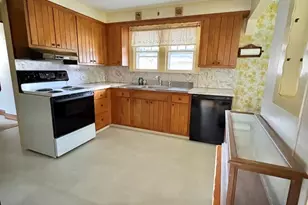 23 Keefe Ave, Holyoke, MA 01040 - Photo 15