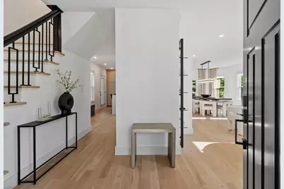 32 Coolidge Ave, Peabody, MA 01960 - Photo 3