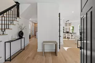 32 Coolidge Ave, Peabody, MA 01960 - Photo 3
