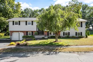 9 Dawn Dr, Chelmsford, MA 01824 - Photo 1