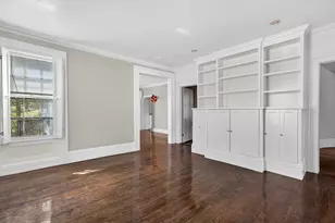12 Crown St, Worcester, MA 01609 - Photo 5