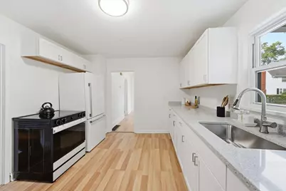 73 Jasper St, Springfield, MA 01109 - Photo 9